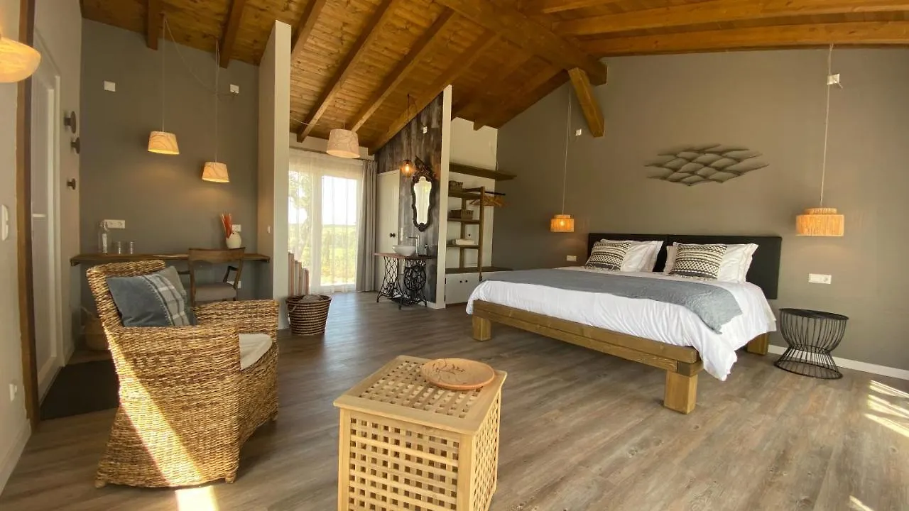 Sussurros Do Monte Bed and Breakfast Aljezur
